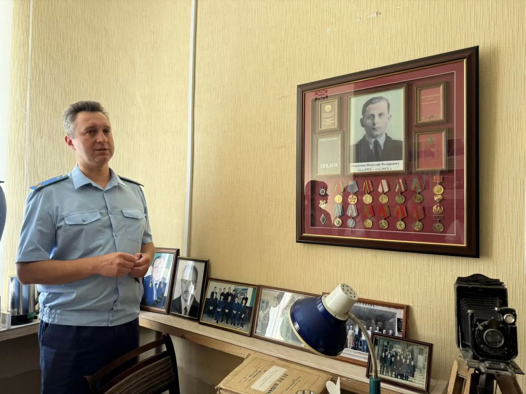 Для студентов Балаковского филиала СГЮА организовали экскурсию в музей городской прокуратуры Для студентов Балаковского филиала СГЮА организовали экскурсию в музей городской прокуратуры