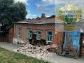Прокуратура Волжского района города Саратова поставила на контроль устранение последствий частичного обрушения фасадной части нежилого строения