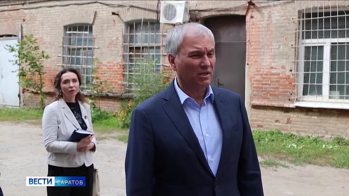 Вячеслав Володин посетил старейший колледж радиоэлектроники имени П.Н. Яблочкова СГУ