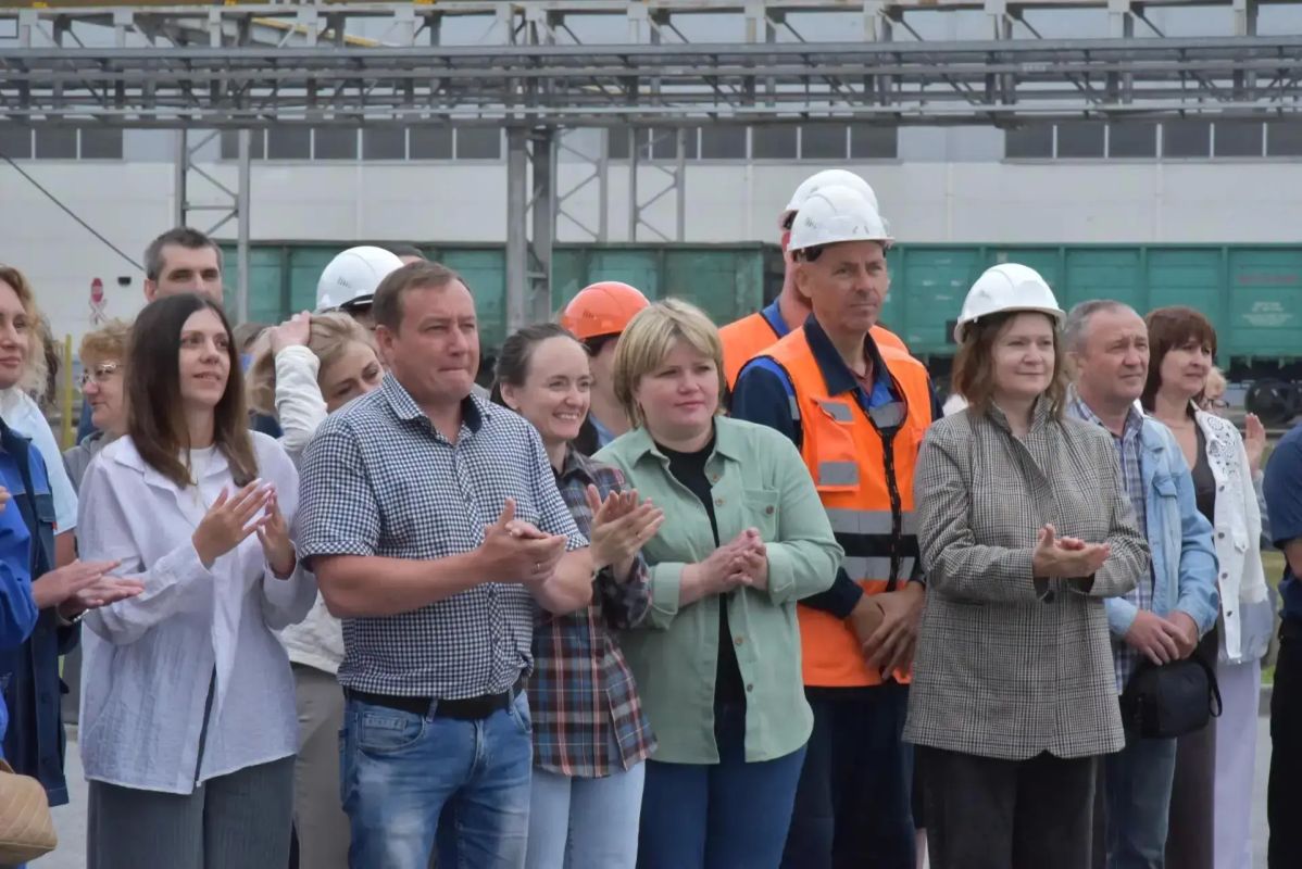 В преддверии Дня металлурга лучших работников АО «Металлургический завод Балаково» отметили наградами В преддверии Дня металлурга лучших работников АО «Металлургический завод Балаково» отметили наградами