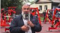 Известный спортсмен и общественный деятель Вячеслав Максюта провел первую тренировку для всех желающих в новом народном фитнес-парке Энгельса