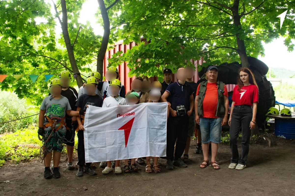 В Саратове сотрудники полиции организовали туристический мастер-класс для подростков В Саратове сотрудники полиции организовали туристический мастер-класс для подростков