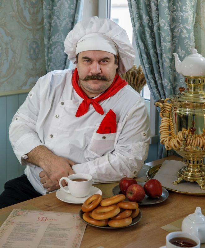 Глеб Астафьев возглавил «Чайную на Крутицах»