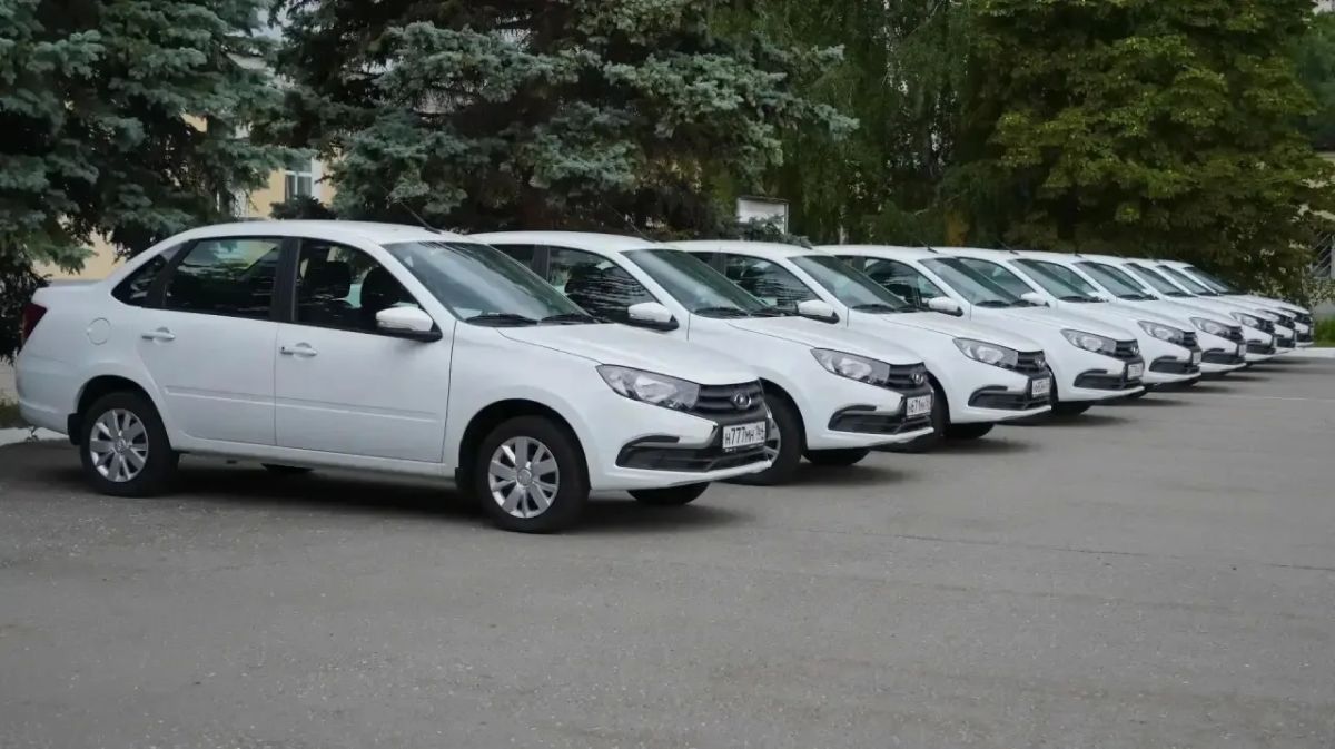 В Управлении Росгвардии по Саратовской области состоялись торжественная церемония приведения к присяге молодых сотрудников вневедомственной охраны и передача новых служебных автомобилей В Управлении Росгвардии по Саратовской области состоялись торжественная церемония приведения к присяге молодых сотрудников вневедомственной охраны и передача новых служебных автомобилей