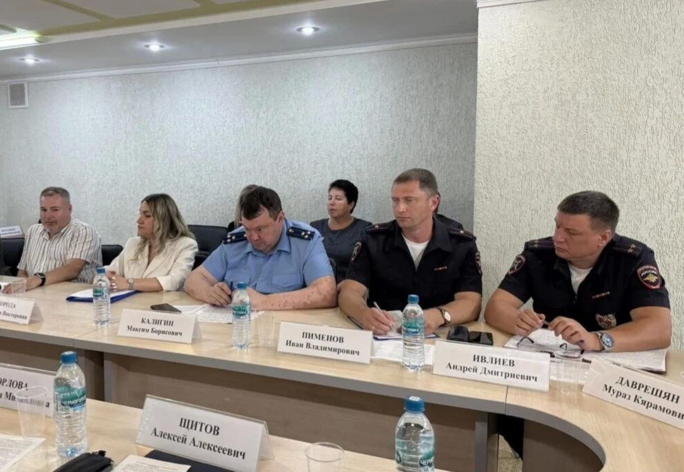 Представители полиции приняли участие в обсуждении актуальных вопросов безопасности дорожного движения на базе региональной Общественной палаты Представители полиции приняли участие в обсуждении актуальных вопросов безопасности дорожного движения на базе региональной Общественной палаты