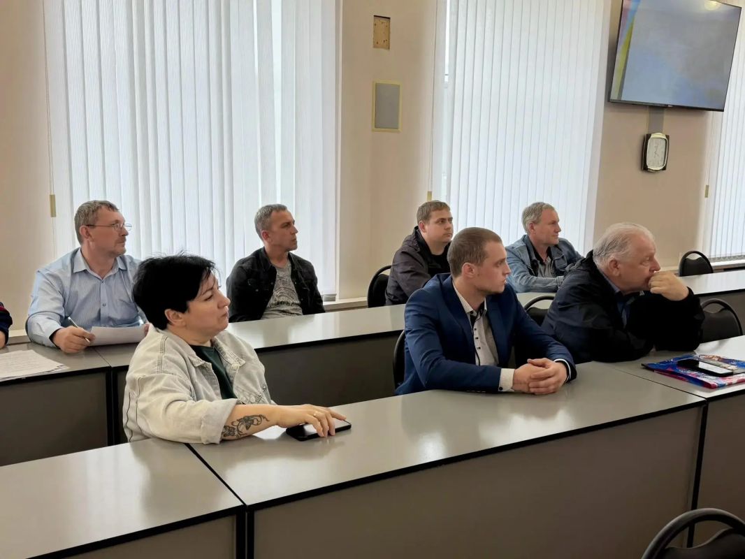 По поручению главы Энгельсского района Максима Леонова продолжается взаимодействие с ресурсоснабжающими организациями и управляющими компаниями по постановке общедомовых приборов учёта тепла на коммерческий учёт По поручению главы Энгельсского района Максима Леонова продолжается взаимодействие с ресурсоснабжающими организациями и управляющими компаниями по постановке общедомовых приборов учёта тепла на коммерческий учёт