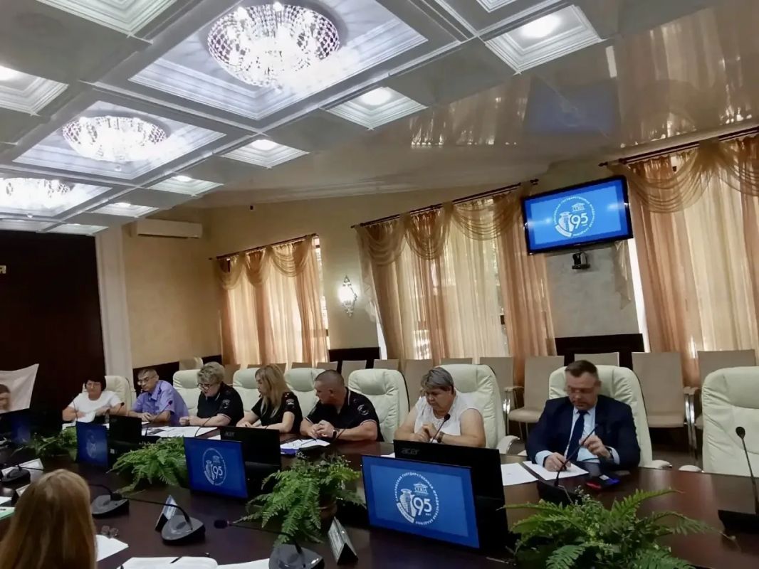 Сотрудник следственного управления принял участие в работе региональной комиссии по делам несовершеннолетних Сотрудник следственного управления принял участие в работе региональной комиссии по делам несовершеннолетних