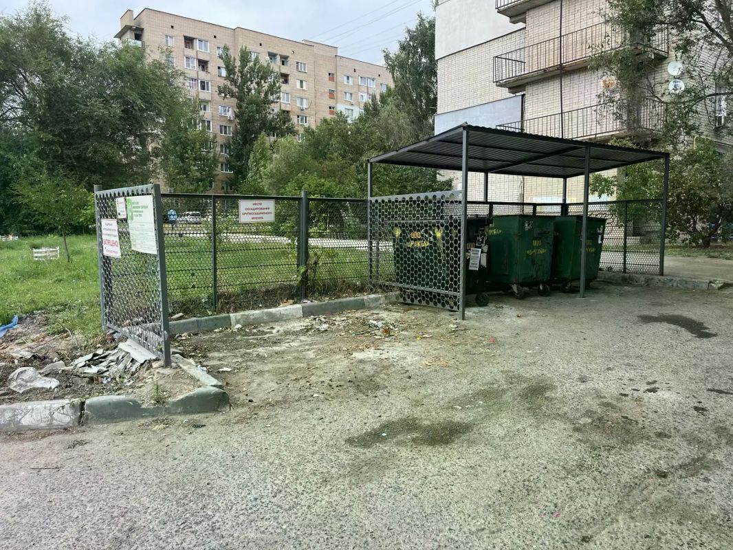 Контроль за надлежащим содержанием контейнерных площадок продолжается Контроль за надлежащим содержанием контейнерных площадок продолжается