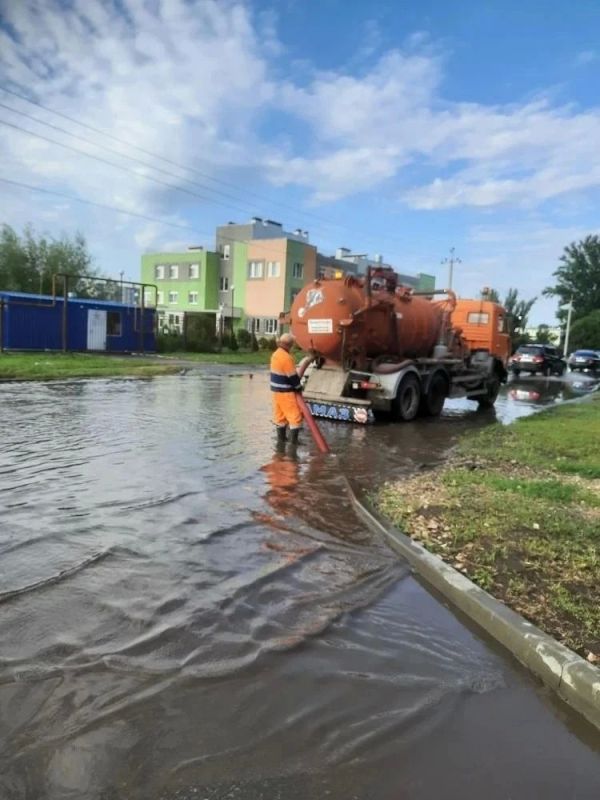 «Комбинат благоустройства» в ежедневном режиме продолжает комплексные работы по содержанию городских территорий «Комбинат благоустройства» в ежедневном режиме продолжает комплексные работы по содержанию городских территорий