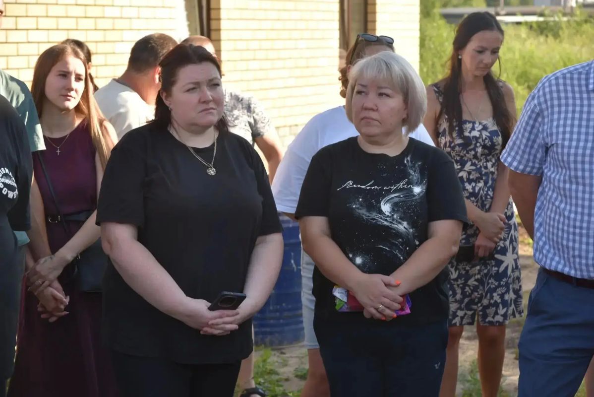Провели встречу с владельцами участков в поселке многодетных в 4Б микрорайоне Провели встречу с владельцами участков в поселке многодетных в 4Б микрорайоне