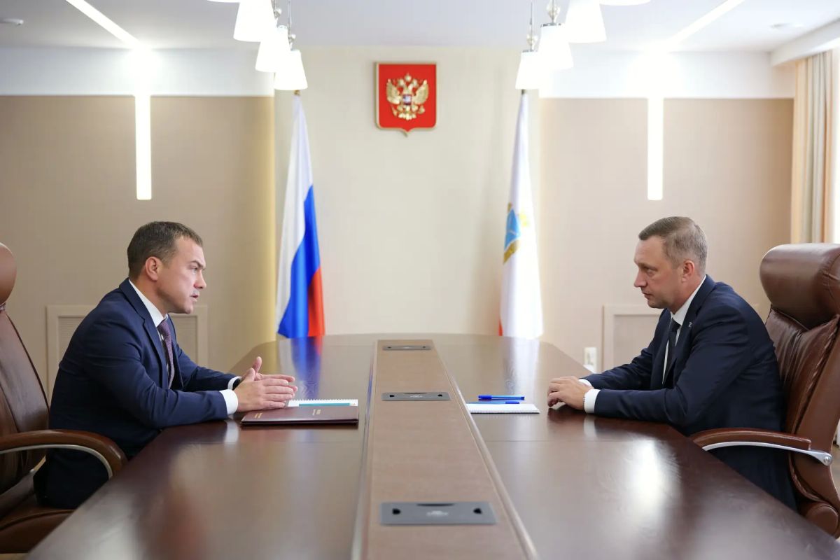 Прокурор Саратовской области Роман Пантелеев провел рабочую встречу с губернатором Саратовской области Романом Бусаргиным Прокурор Саратовской области Роман Пантелеев провел рабочую встречу с губернатором Саратовской области Романом Бусаргиным