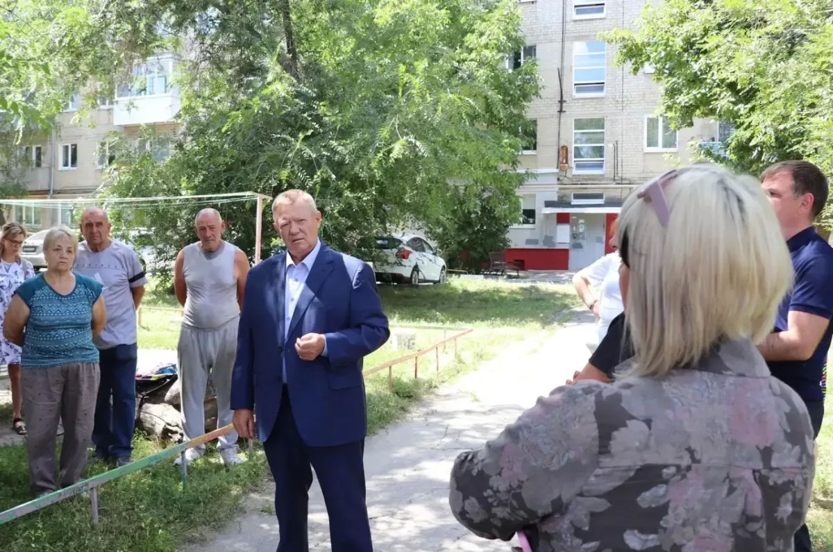 Жители Заводского района рассказали Панкову о проблемах благоустройства и ЖКХ Жители Заводского района рассказали Панкову о проблемах благоустройства и ЖКХ