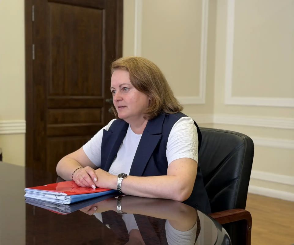 Прокурор Саратовской области Роман Пантелеев провел рабочую встречу с Уполномоченным по правам ребенка в Саратовской области Юлией Васильевой Прокурор Саратовской области Роман Пантелеев провел рабочую встречу с Уполномоченным по правам ребенка в Саратовской области Юлией Васильевой