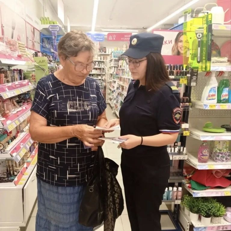 Полицейские в Балтайском районе продолжают профилактическую работу с местными жителями Полицейские в Балтайском районе продолжают профилактическую работу с местными жителями