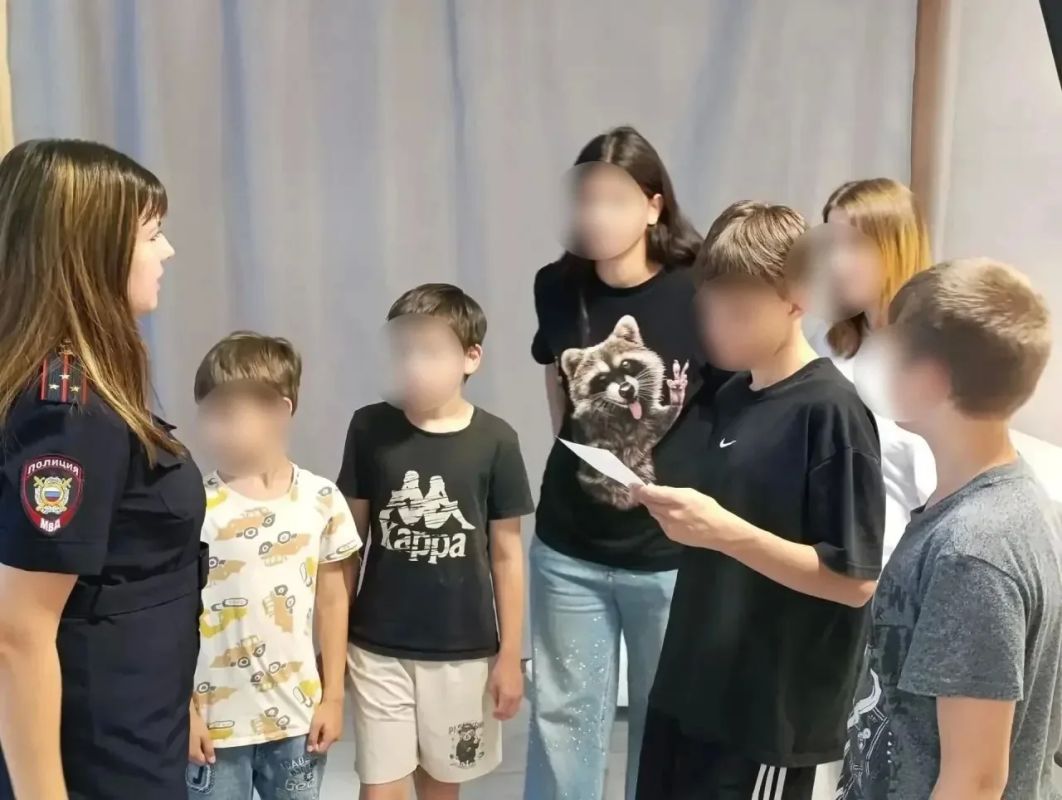 В Саратове сотрудники полиции провели для подростков профилактическую викторину