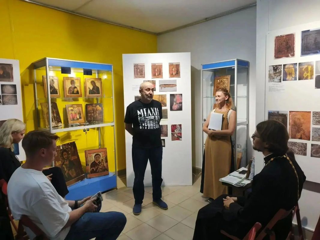 В Хвалынской больнице сделали рентген для уникальных музейных икон В Хвалынской больнице сделали рентген для уникальных музейных икон