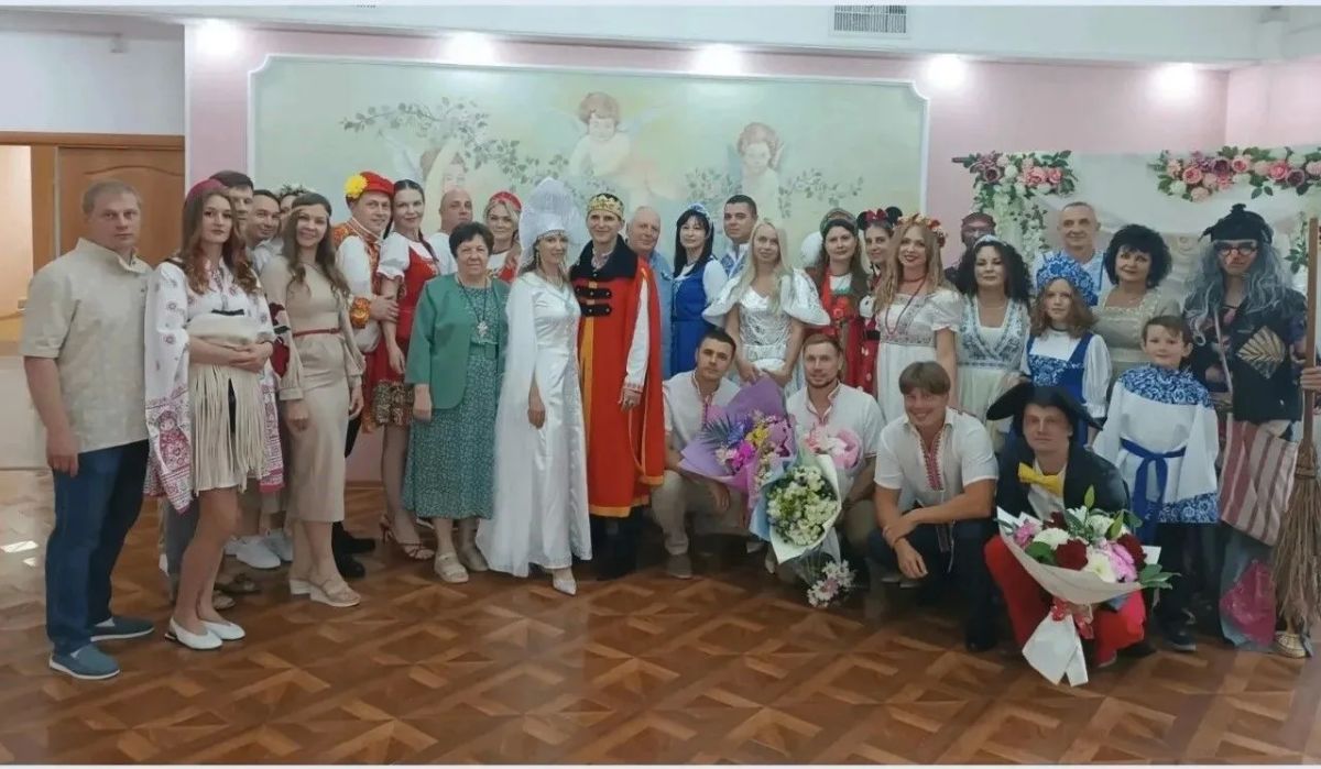 Сказочная церемония бракосочетания прошла в Ленинском отделе ЗАГС
