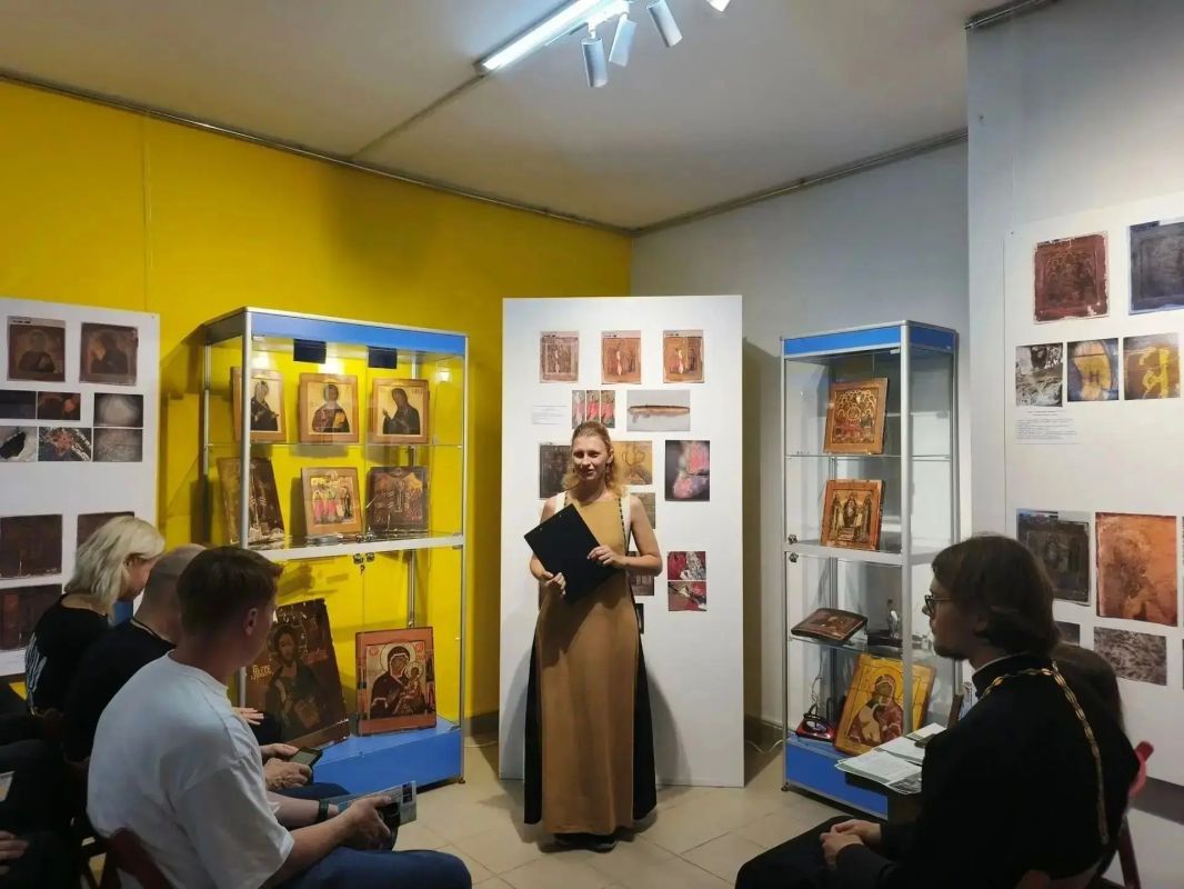 В Хвалынской больнице сделали рентген для уникальных музейных икон В Хвалынской больнице сделали рентген для уникальных музейных икон