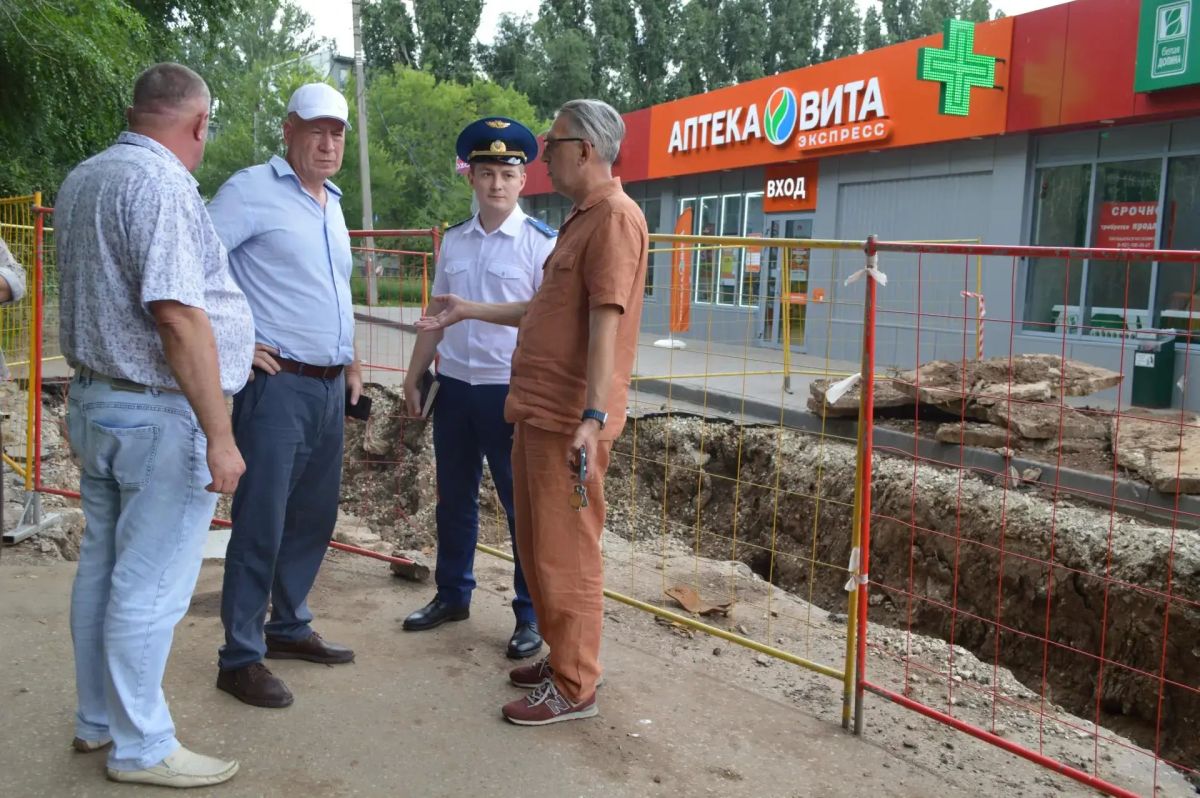 По распоряжению главы Балаковского района Сергея Барулина в городе продолжаются рейдовые мероприятия по территориям, которые не были приведены в порядок после вскрышных работ