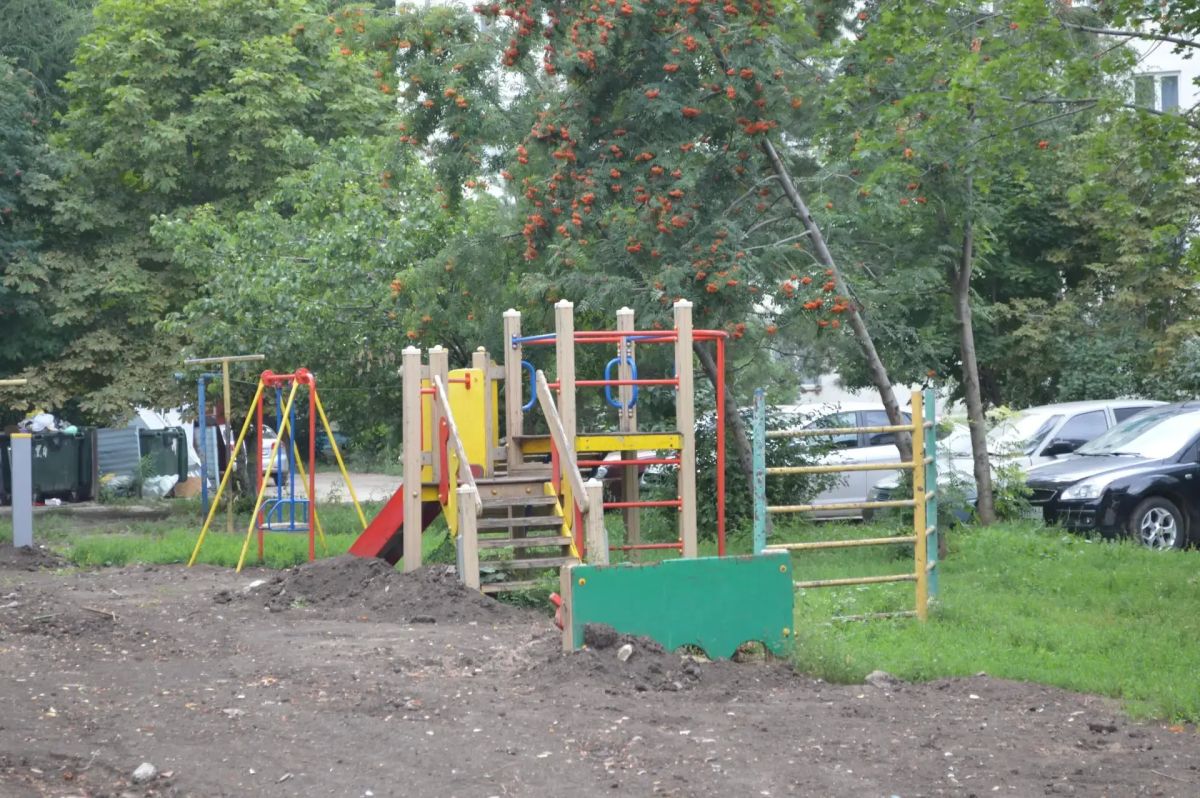 По распоряжению главы Балаковского района Сергея Барулина в городе продолжаются рейдовые мероприятия по территориям, которые не были приведены в порядок после вскрышных работ По распоряжению главы Балаковского района Сергея Барулина в городе продолжаются рейдовые мероприятия по территориям, которые не были приведены в порядок после вскрышных работ