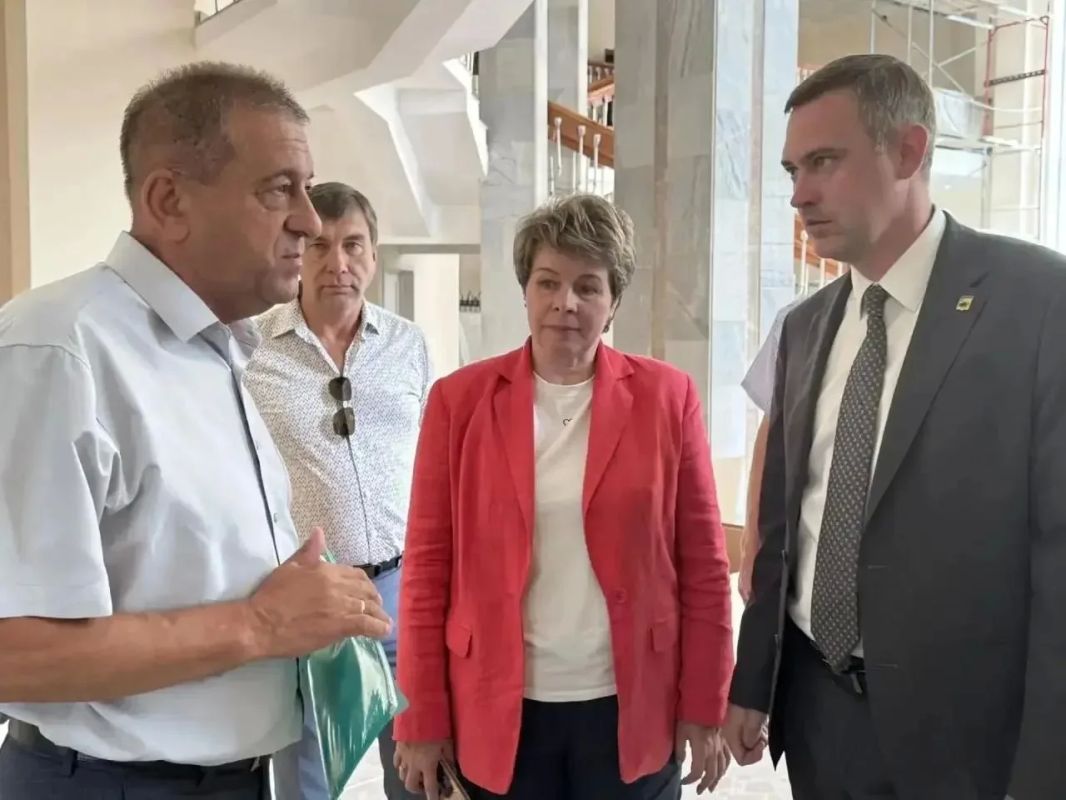 В Энгельсском краеведческом музее на завершающую стадию вышли ремонтные работы, которые проводятся в рамках национального проекта «Семья», инициированного Президентом России Владимиром Владимировичем Путиным