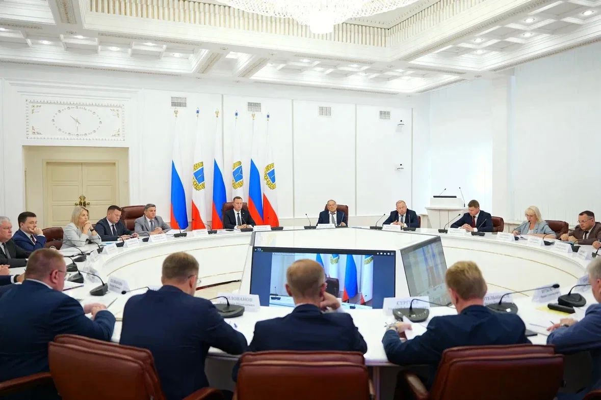 Губернатор Роман Бусаргин провел постоянно действующее совещание с заместителями председателя правительства, министрами, а также главами районов Губернатор Роман Бусаргин провел постоянно действующее совещание с заместителями председателя правительства, министрами, а также главами районов