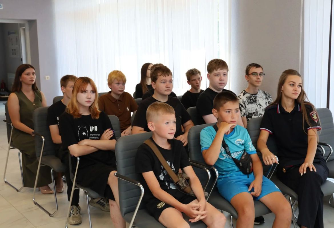 В Красноармейске полицейские провели профилактическое мероприятие «Безопасный маршрут МОТО-ВЕЛО-СИМ» на базе многофункционального молодежного центра #БезопасноеЛето В Красноармейске полицейские провели профилактическое мероприятие «Безопасный маршрут МОТО-ВЕЛО-СИМ» на базе многофункционального молодежного центра #БезопасноеЛето