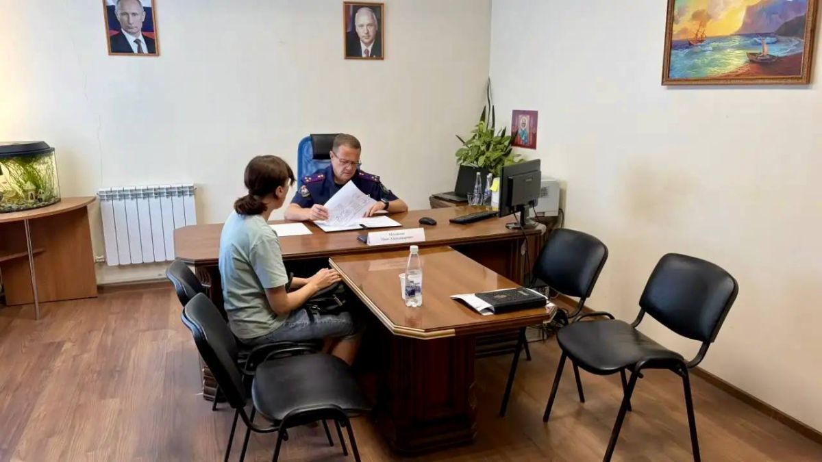 Первый заместитель руководителя следственного управления провел личный прием граждан в Вольске Первый заместитель руководителя следственного управления провел личный прием граждан в Вольске