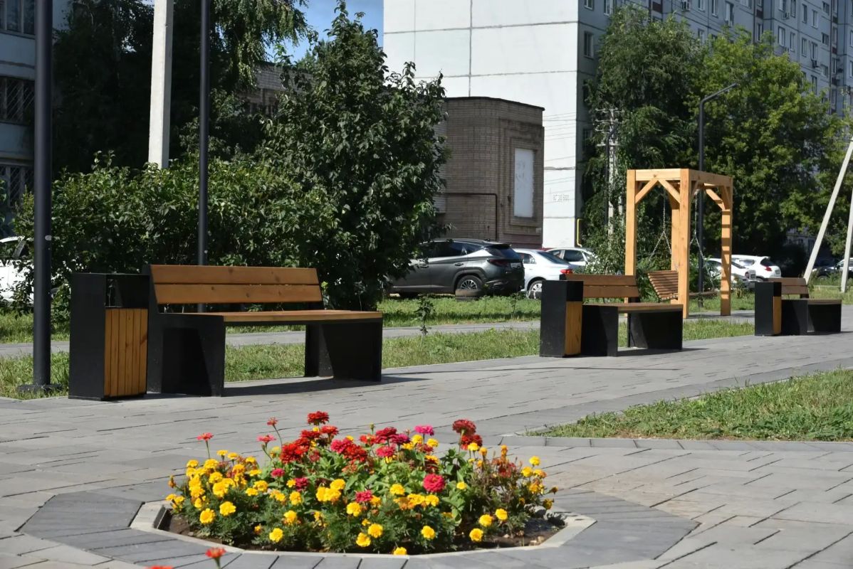 В Балаково продолжается благоустройство общественных пространств в рамках проекта «Формирование комфортной городской среды» В Балаково продолжается благоустройство общественных пространств в рамках проекта «Формирование комфортной городской среды»