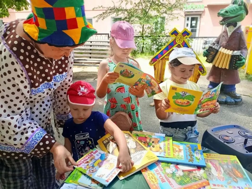 Проводим лето с пользой. Муниципальные учреждения культуры предлагают детям обширную программу досуговых мероприятий Проводим лето с пользой. Муниципальные учреждения культуры предлагают детям обширную программу досуговых мероприятий