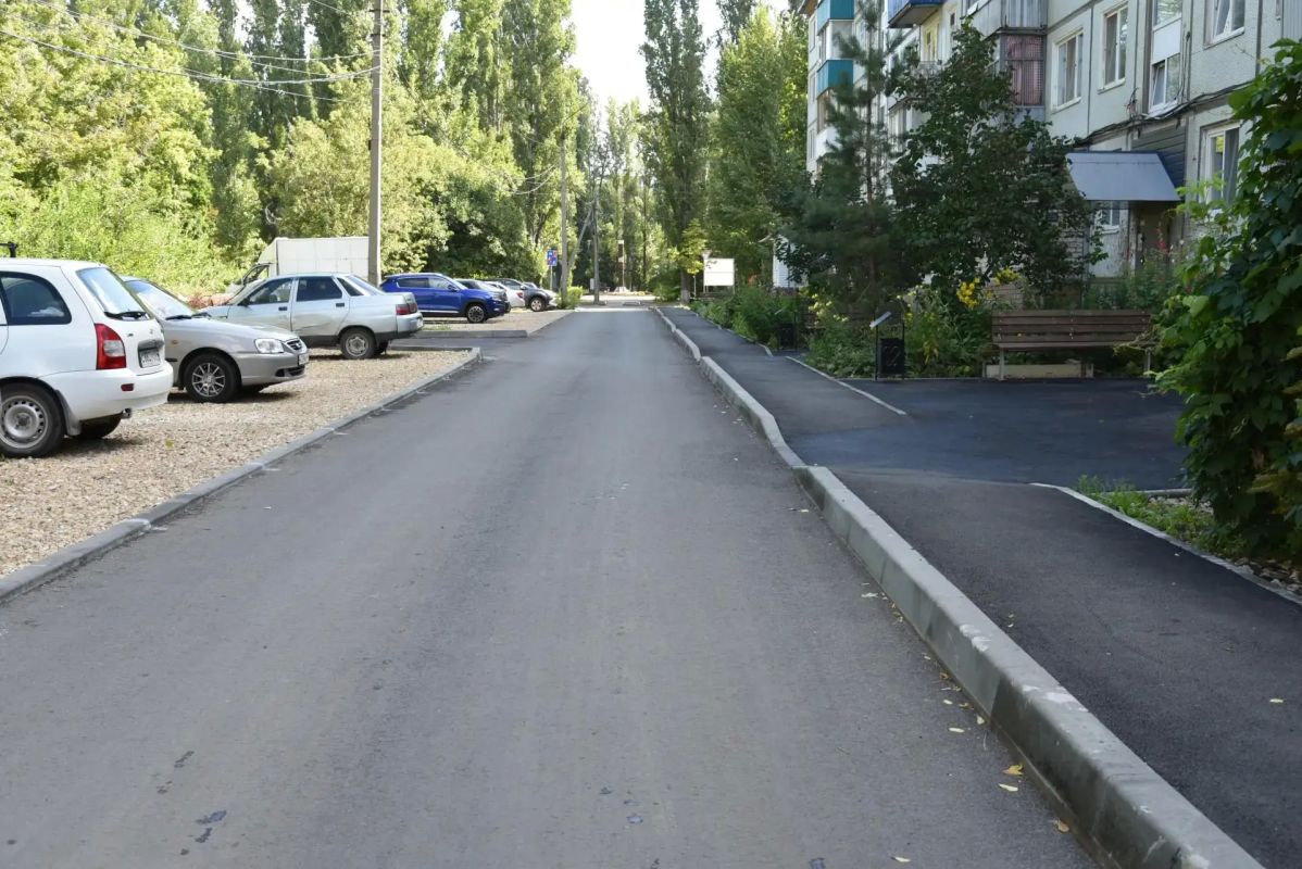 В Балаково продолжается благоустройство общественных пространств в рамках проекта «Формирование комфортной городской среды» В Балаково продолжается благоустройство общественных пространств в рамках проекта «Формирование комфортной городской среды»