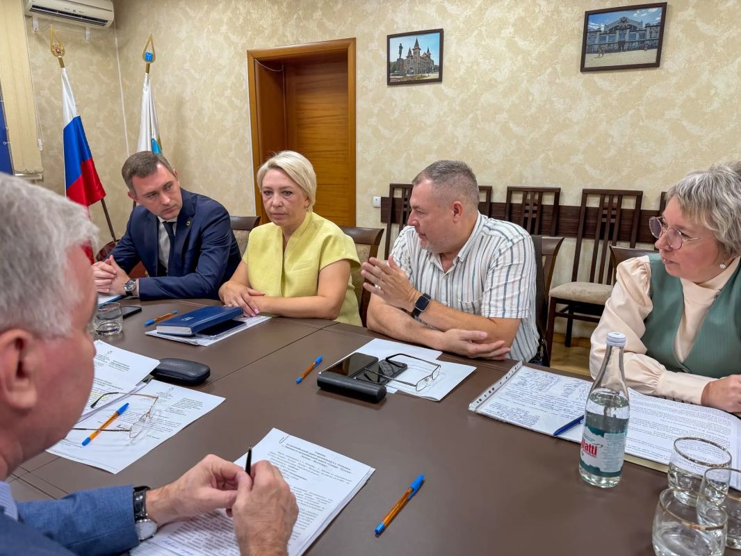 Руководитель следственного управления по Саратовской области провёл личный прием по вопросам нарушения природоохранного законодательства в Энгельсском районе Руководитель следственного управления по Саратовской области провёл личный прием по вопросам нарушения природоохранного законодательства в Энгельсском районе