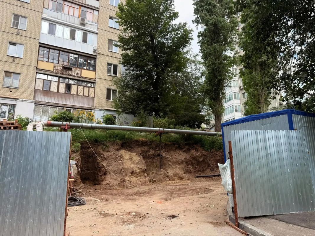 На Набережной Космонавтов снесли опасную подпорную стенку На Набережной Космонавтов снесли опасную подпорную стенку