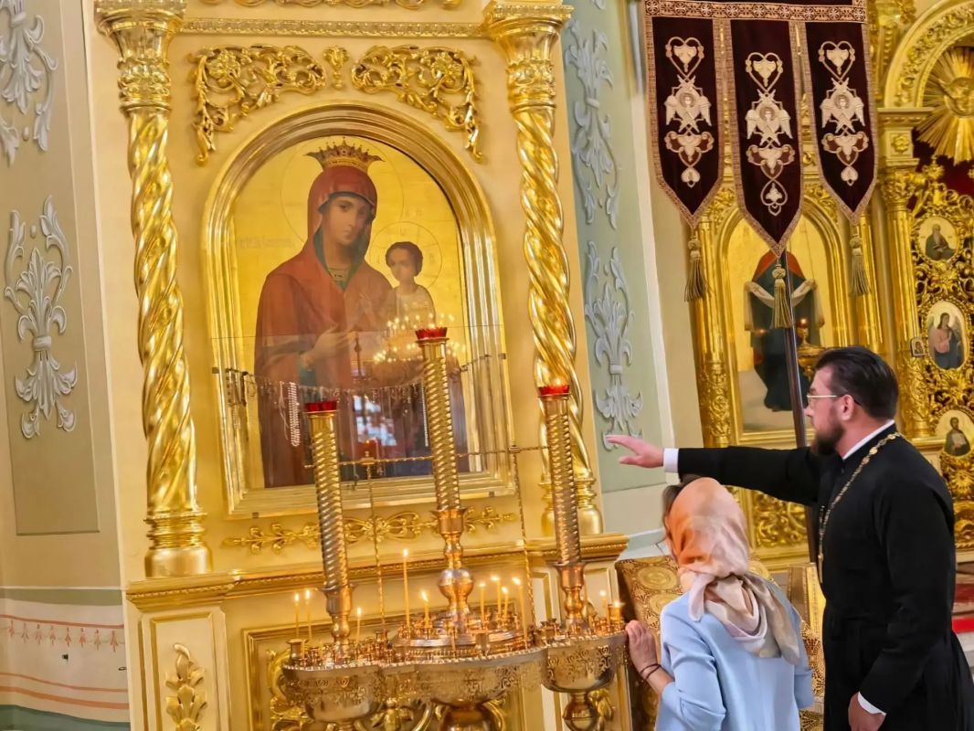 Анна Кузнецова: Начинаем этот день с Покровского собора в Саратове! Анна Кузнецова: Начинаем этот день с Покровского собора в Саратове!