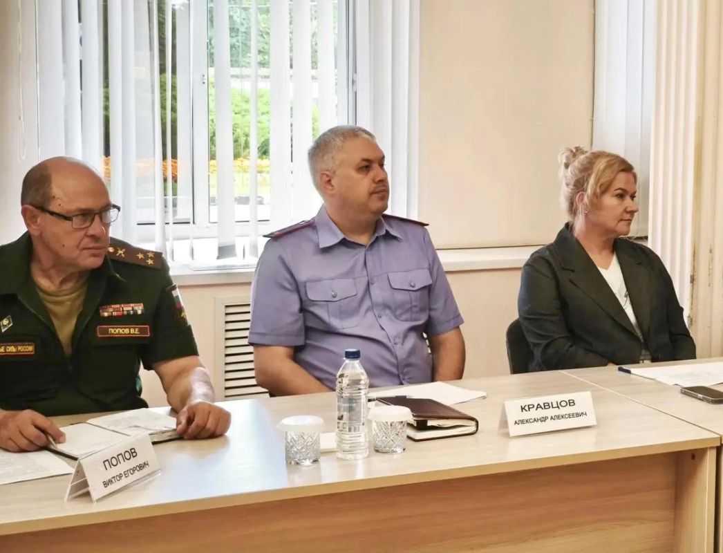 По поручению губернатора Романа Бусаргина, провёл личный приём участников специальной военной операции и членов их семей По поручению губернатора Романа Бусаргина, провёл личный приём участников специальной военной операции и членов их семей