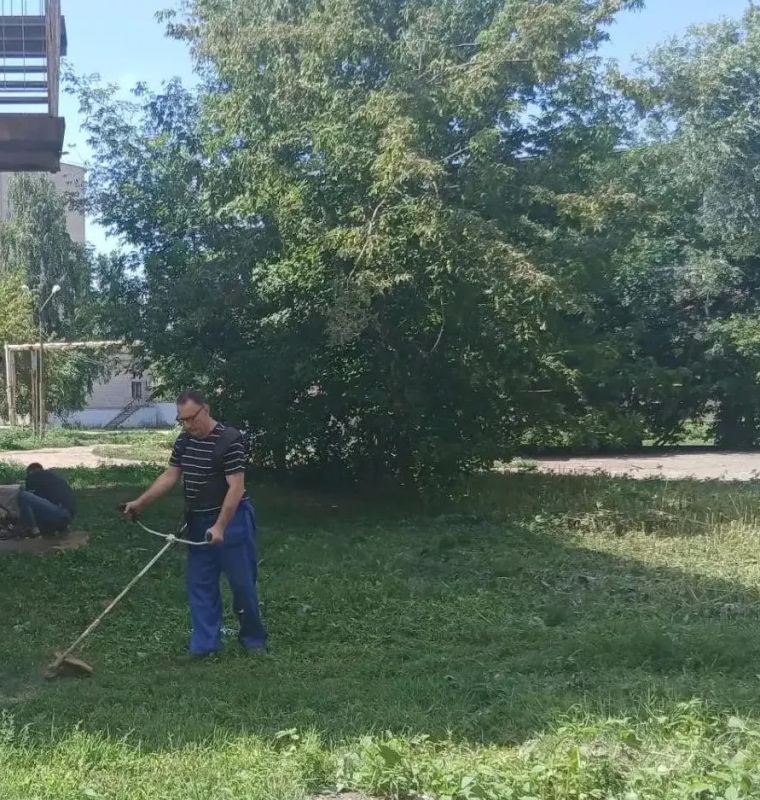 Во исполнение поручения главы района Максима Леонова профильными службами активизирована работа по комплексному благоустройству нескольких кварталов, которые находятся вблизи «Бульвара роз» Во исполнение поручения главы района Максима Леонова профильными службами активизирована работа по комплексному благоустройству нескольких кварталов, которые находятся вблизи «Бульвара роз»