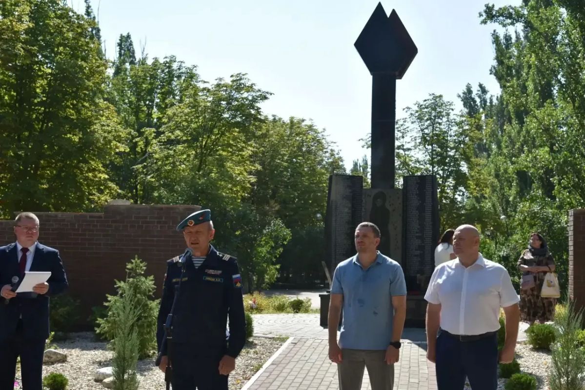 В Балаково состоялись памятные и торжественные мероприятия, приуроченные к 96-й годовщине со дня образования Воздушно-десантных войск Российской Федерации В Балаково состоялись памятные и торжественные мероприятия, приуроченные к 96-й годовщине со дня образования Воздушно-десантных войск Российской Федерации