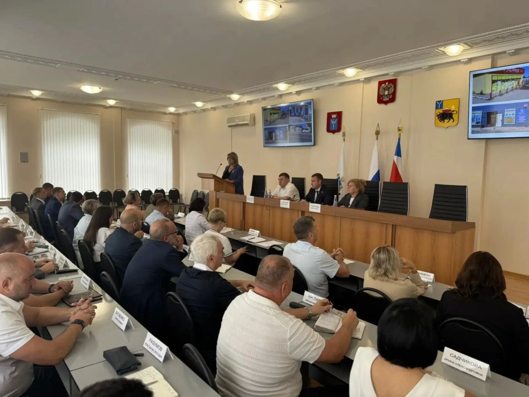 Традиционно на заседании штаба по благоустройству рассмотрели текущие задачи по наведению порядка на городских и сельских территориях, а также наметили планы на ближайшую перспективу Традиционно на заседании штаба по благоустройству рассмотрели текущие задачи по наведению порядка на городских и сельских территориях, а также наметили планы на ближайшую перспективу
