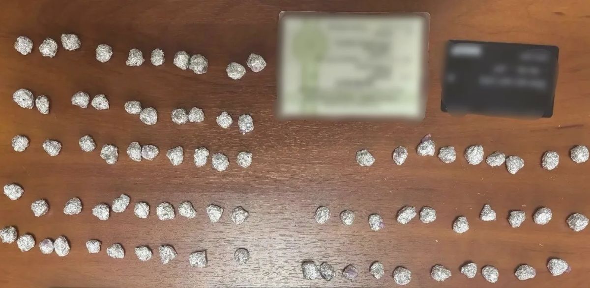 В Саратове полицейские пресекли незаконную деятельность наркозакладчицы В Саратове полицейские пресекли незаконную деятельность наркозакладчицы