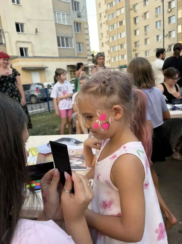 В Энгельсе проходят мероприятия в поддержку фестиваля уличного искусства «ФормAРТ» В Энгельсе проходят мероприятия в поддержку фестиваля уличного искусства «ФормAРТ»