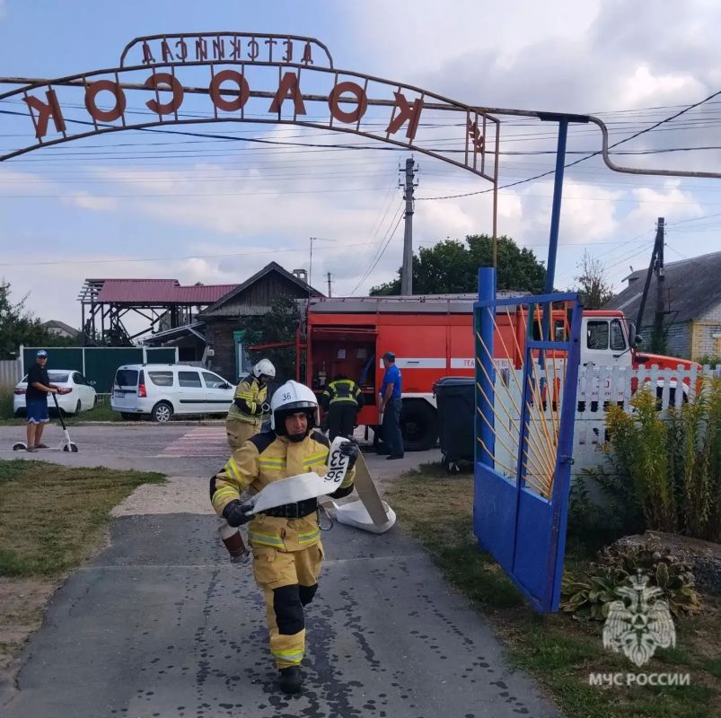 В селе Воскресенское проведены учения на здании детского сада "Колосок" В селе Воскресенское проведены учения на здании детского сада "Колосок"