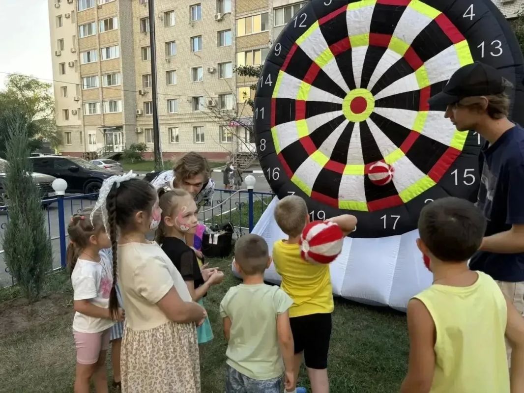 В Энгельсе проходят мероприятия в поддержку фестиваля уличного искусства «ФормAРТ» В Энгельсе проходят мероприятия в поддержку фестиваля уличного искусства «ФормAРТ»