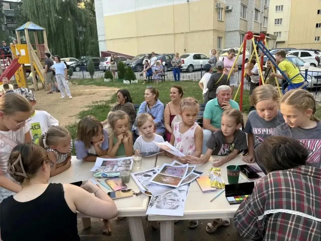 В Энгельсе проходят мероприятия в поддержку фестиваля уличного искусства «ФормAРТ» В Энгельсе проходят мероприятия в поддержку фестиваля уличного искусства «ФормAРТ»