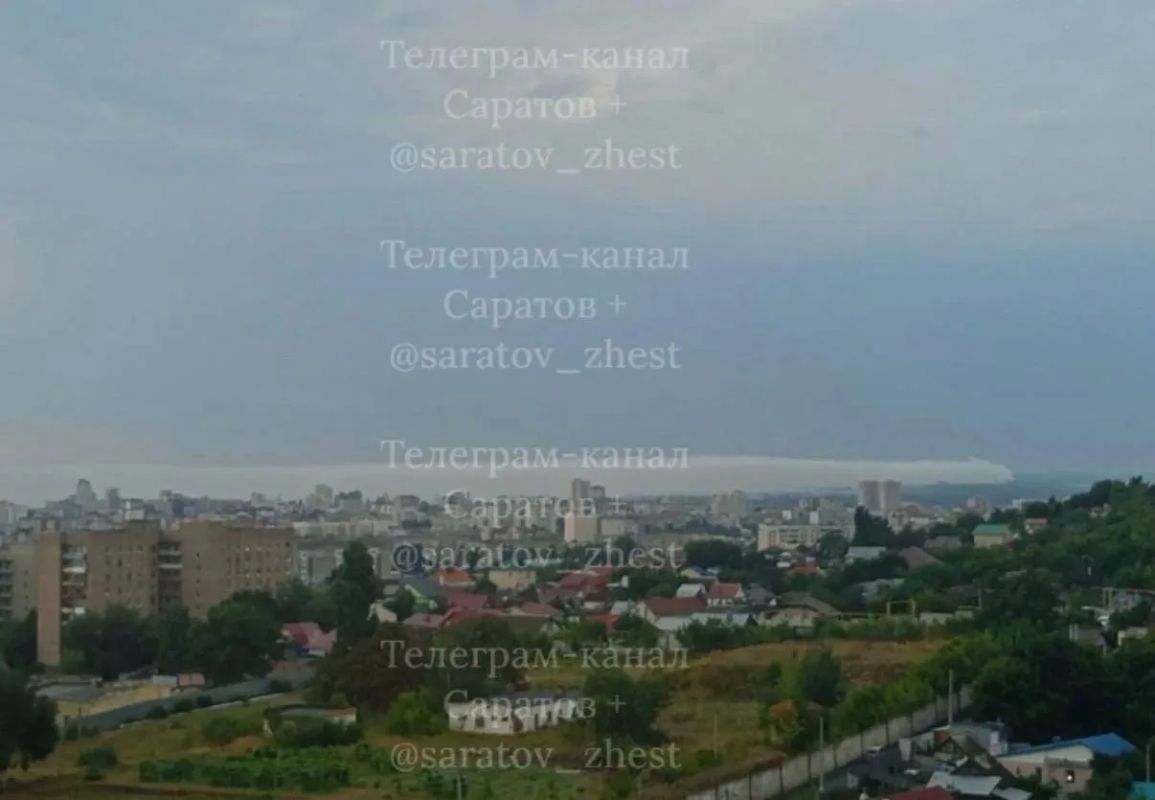Саратовцы массово жалуются на удушливый смрад из-за горящей свалки в Энгельсе Саратовцы массово жалуются на удушливый смрад из-за горящей свалки в Энгельсе