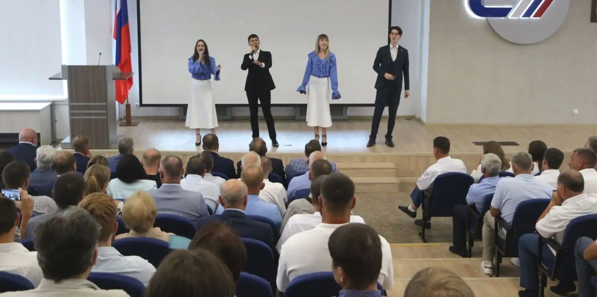 22 работника строительных организаций получили награды накануне профессионального праздника 22 работника строительных организаций получили награды накануне профессионального праздника