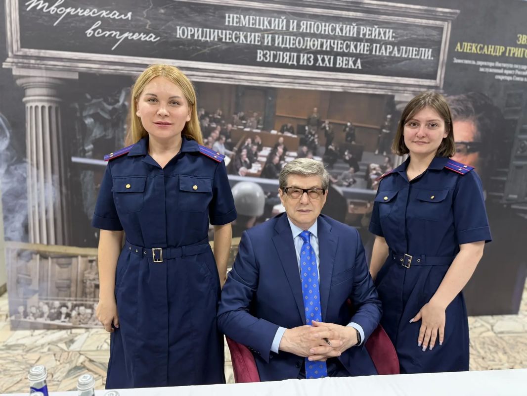 Сотрудники СК России по Саратовской области посетили научно-популярную лекцию Сотрудники СК России по Саратовской области посетили научно-популярную лекцию