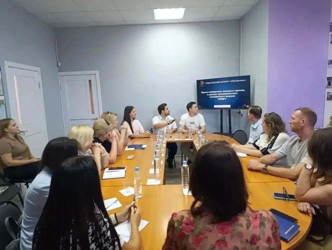 На базе Центра молодёжных инициатив встретились представители предприятий района На базе Центра молодёжных инициатив встретились представители предприятий района