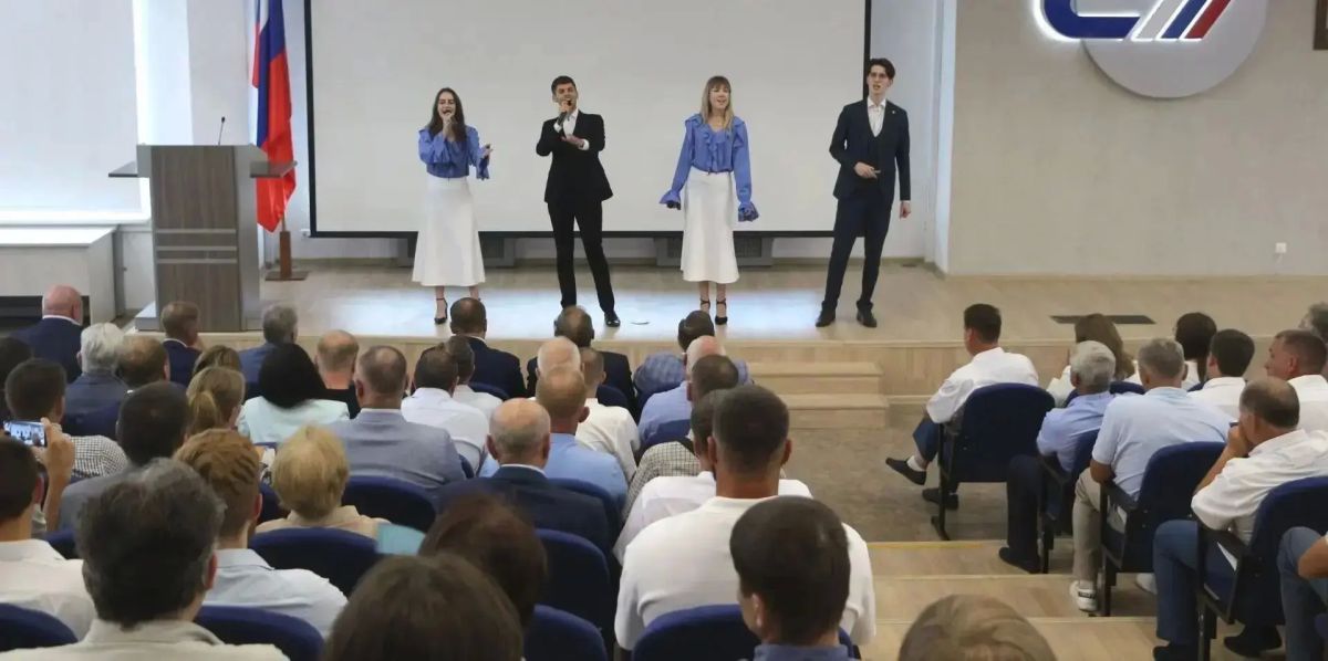 22 работника строительных организаций получили награды накануне профессионального праздника 22 работника строительных организаций получили награды накануне профессионального праздника