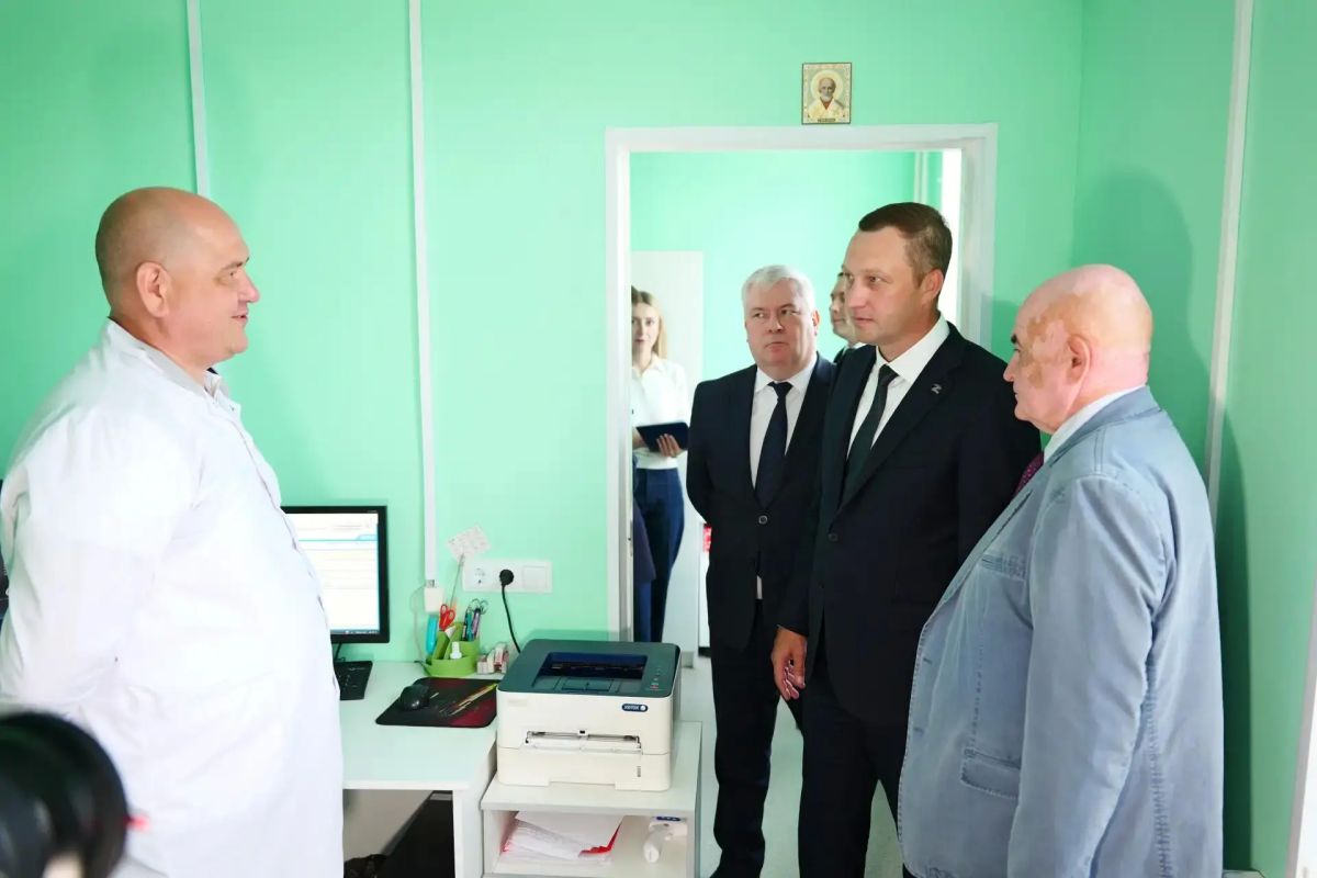 Роман Бусаргин: Ключевым вопросом по Аткарской районной больнице на данный момент является кадровое обеспечение Роман Бусаргин: Ключевым вопросом по Аткарской районной больнице на данный момент является кадровое обеспечение