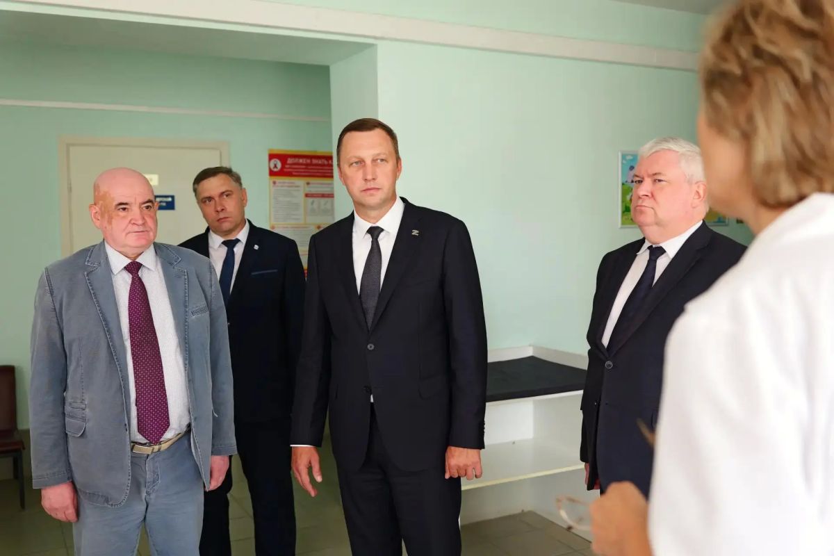 Роман Бусаргин: Ключевым вопросом по Аткарской районной больнице на данный момент является кадровое обеспечение Роман Бусаргин: Ключевым вопросом по Аткарской районной больнице на данный момент является кадровое обеспечение